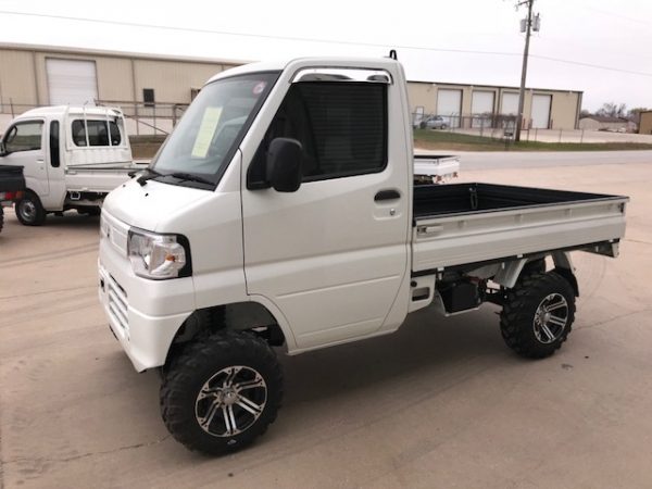 2013 Mitsubishi U62T - Clear Fork 4x4